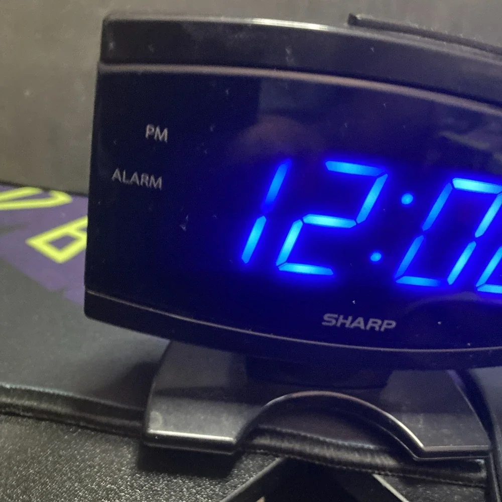 Sharp Alarm Clock SPC106  Nice Blue Big Number Alarm A1